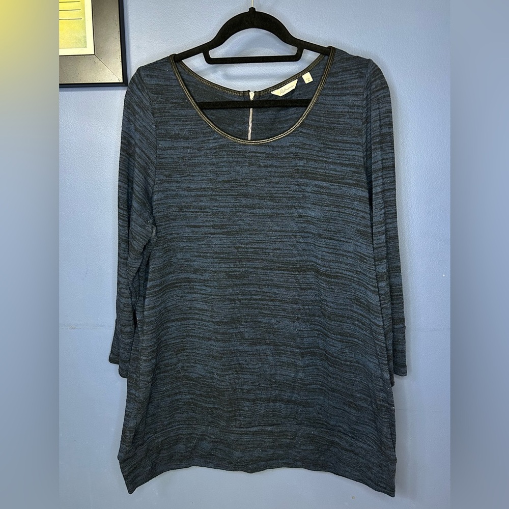 Reitmans Blue and Black Knit Top